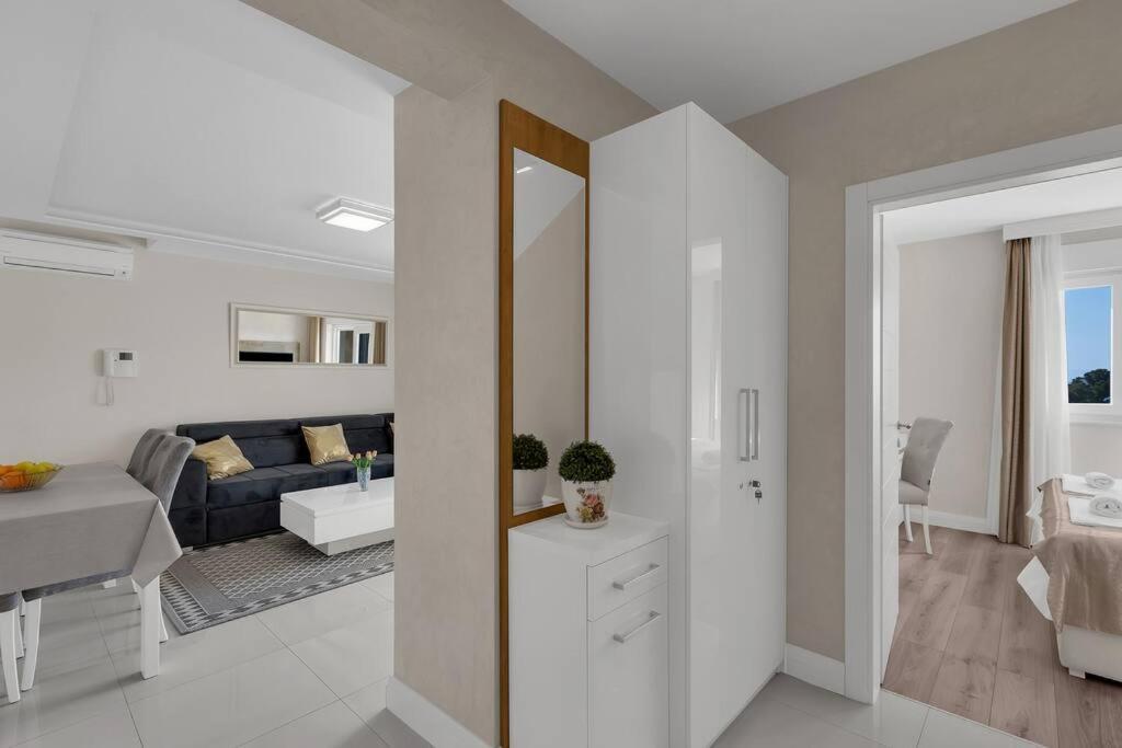 Apartment Hrvoje -Nur 50M Bis Zum Meer - Makarska Exklusiv Promajna Exterior photo